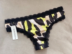 Bikless print nude