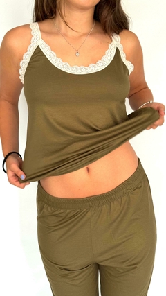 Musculosa verde