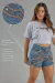 Short Jeans Feminino Com Bordado Manual Em Pérolas E Espelhos Dourado. na internet