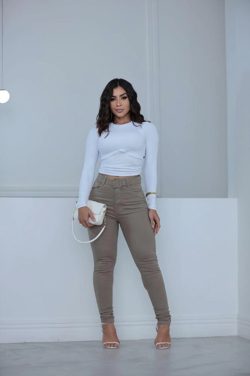 CALÇA COM CINTO NUDE