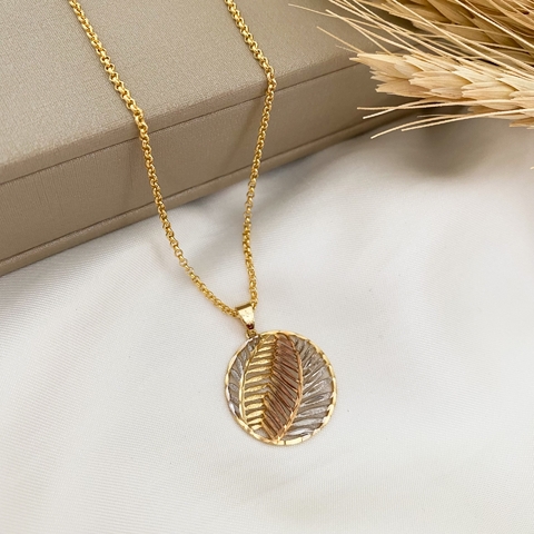 Colar Medalha Três Tons de Ouro