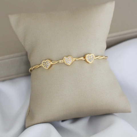 BRACELETE CORAÇÕES CRAVEJADO