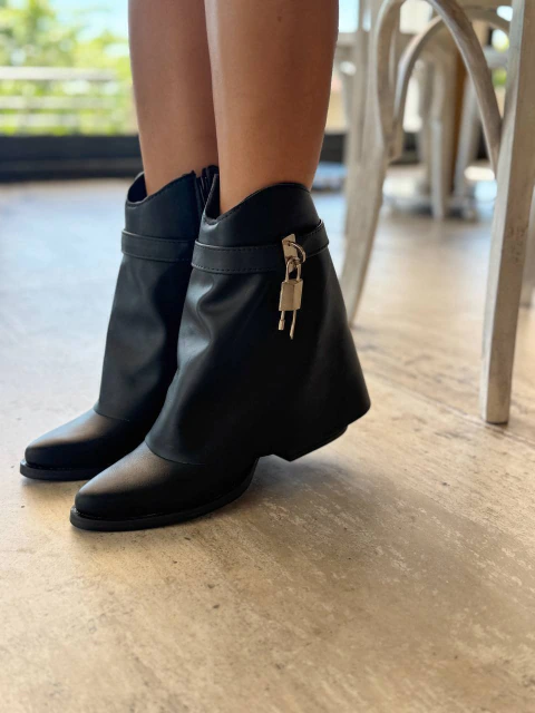 BOTAS CANDADO SIMIL CUERO (BOC)