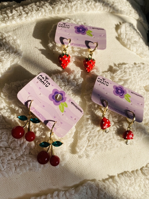 Aretes red