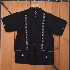 CAMISA CON BORDADO A MANO, TALLA MEDIANA - Amantlali