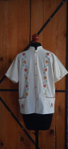 CAMISA CON BORDADO A MANO, TALLA CHICA