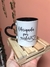 Caneca com alça de coração e interior colorido na internet