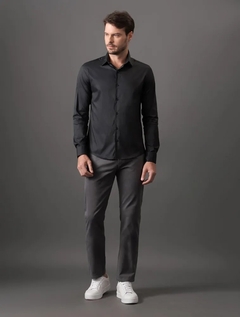 CALÇA MASCULINA CHINO SLIM CALVIN KLEIN na internet