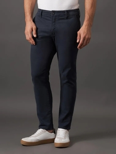 CALCA CHINO SARJA MASCULINO CALVIN KLEIN
