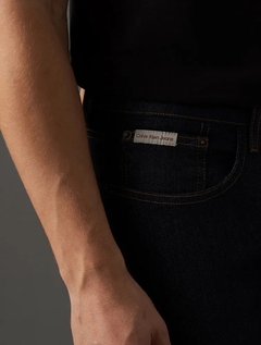 CALÇA JEANS SLIM MASCULINA CALVIN KLEIN - Dettagli Store
