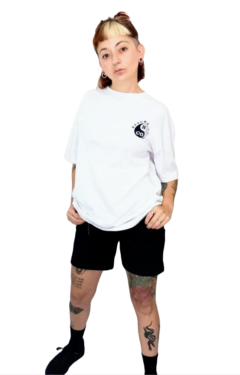 REMERA OVERSIZE EQUILIBRIO BLANCA