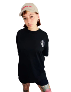REMERA OVERSIZE EQUILIBRIO NEGRA