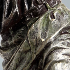 Estatueta de jogador de Golfe em resina e padrão metálico e detalhes . Escultura para decoração de aparador , sala , home office, mesa de trabalho de escritório , estante , consultório. Objetos de decoração em poliresina . Ideia de Presente para homem . A