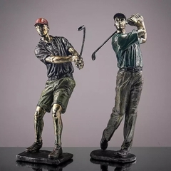 Estatueta de jogador de Golfe em resina e padrão metálico e detalhes . Escultura para decoração de aparador , sala , home office, mesa de trabalho de escritório , estante , consultório. Objetos de decoração em poliresina . Ideia de Presente para homem . A