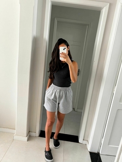 SHORT DE MOLETOM - CINZA