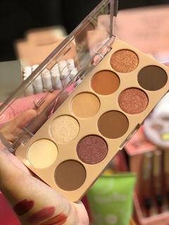 Paleta de Sombras Face Crush da Belle Angel na internet