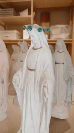 VIRGEN DE YESO - MANTO BLANCO