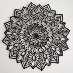Mandala em MDF Pintada - Modelo 02