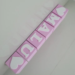 7 Dados Cubos De Mdf (8cmx8cm) Com Nome Do Bebê Newborn - Schwartz Artes em Madeira