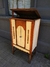 Mueble antiguo de radio / Vitrola