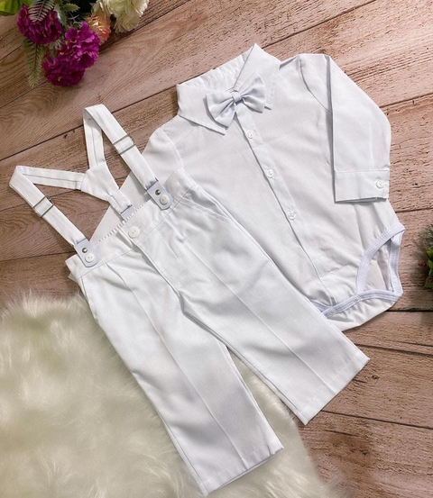 Roupa Batizado menino com suspensório e gravata