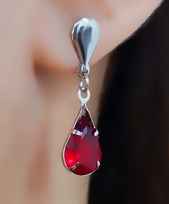 Brinco Gota Red Zirconia