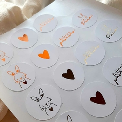 STICKERS DE 5 CM CON FOIL