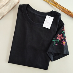 T-shirt Bordada Mangas Preta - loja online