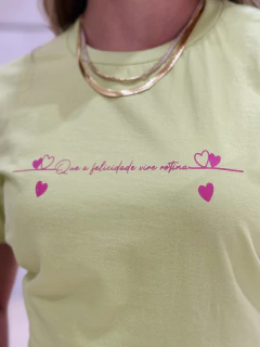 T-shirt Estampada Felicidade - T-shirteria Marjorie Nacca