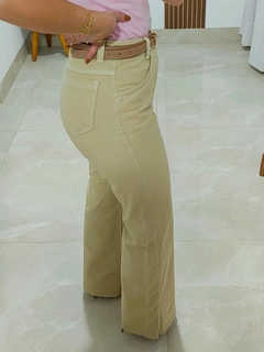 Calça Wide Leg Bege - T-shirteria Marjorie Nacca