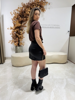 Short Saia Lia em Couro PU - T-shirteria Marjorie Nacca