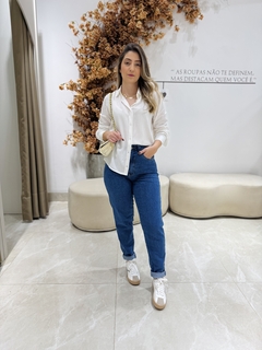 Calça Jeans Mom Meire na internet