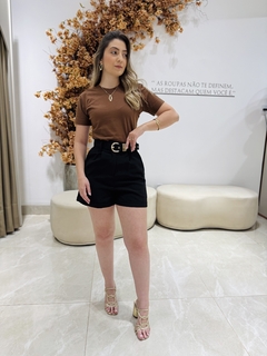 T-shirt Premium Lisa Chocolate - T-shirteria Marjorie Nacca