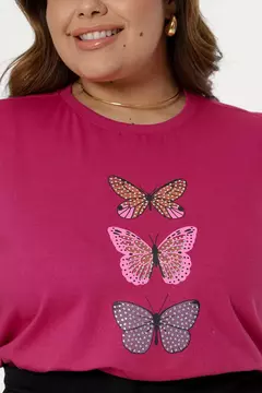 T-shirt Plus Size Três Borboletas na internet