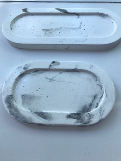 BANDEJA CHICA OVALADA SIMIL MARMOL - comprar online
