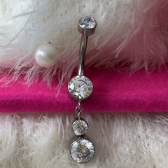 Piercing de umbigo com pingente