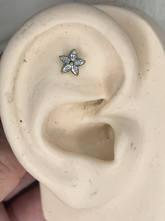 Flor com zircônias 6mm - Flor de Furo