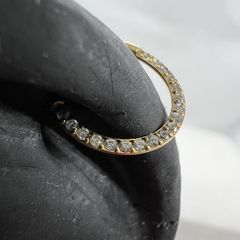 Argola com zircônias frontais