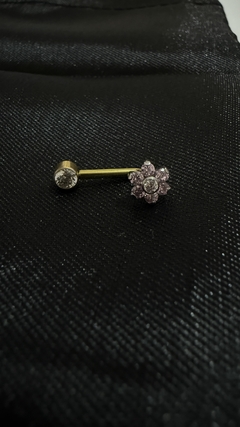 Piercing flor rosa