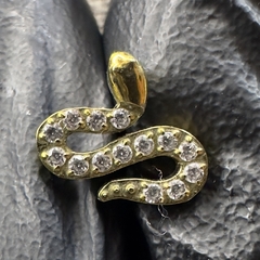 Cobra com zircônias