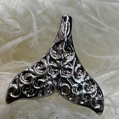 Calda de sereia com micro zircônias cravejadas - Flor de Furo