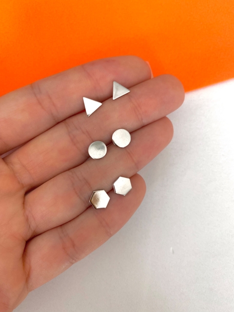 Trio de brincos em aço inox prata antialérgico com formatos geométricos 01 EM115