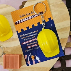 Mimo Dia do Trabalhador com Chaveiro Capacete Epi