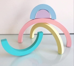 Arco-íris de madeira na internet