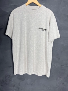 CAMISETA FEAR OF GOD ESSENTIALS