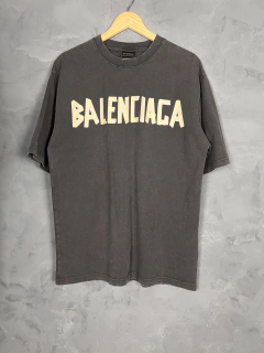 CAMISETA BALENCIAGA ''TAPE'' PRETA