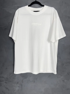 CAMISETA FEAR OF GOD ESSENTIALS BRANCA