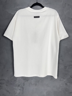 CAMISETA FEAR OF GOD ESSENTIALS BRANCA - comprar online