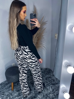 Calça Zebra Pantalona na internet