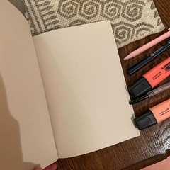 Libreta Harry Styles Modelo 1 en internet